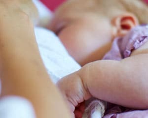 Medidas de apoyo: aprenda acerca de la lactancia materna