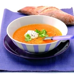 sopa de tomate